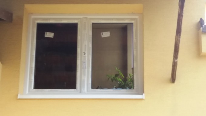 Reference bílé plastové okno