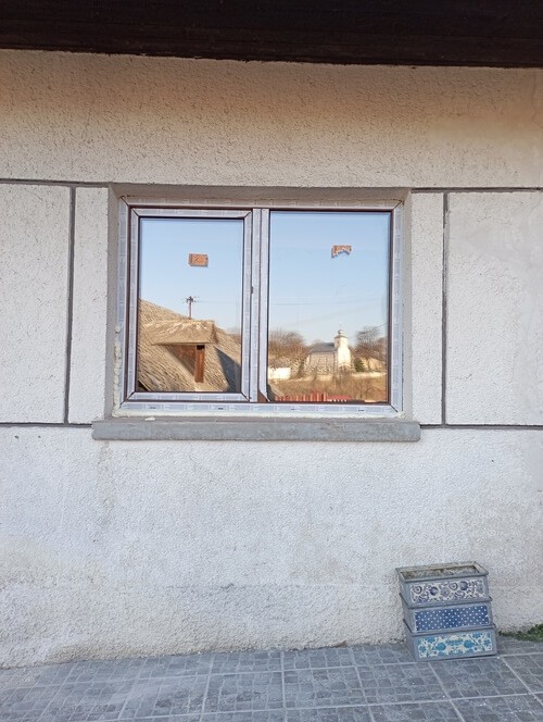 Plastové okno s jedním fixním a s jedním otvíravým křídlem 