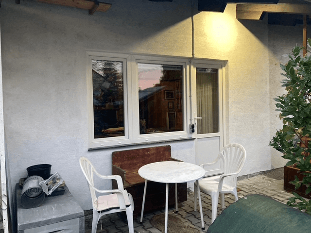 Zákazník si vybral balkonovou sestavu v profilu REHAU Synego AD Classic a žaluzie EURO Style Opal.