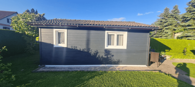 Zákaznice z Rakouska si pro svůj rekreační objekt vybrala okna v profilu REHAU SmartLine + Classic