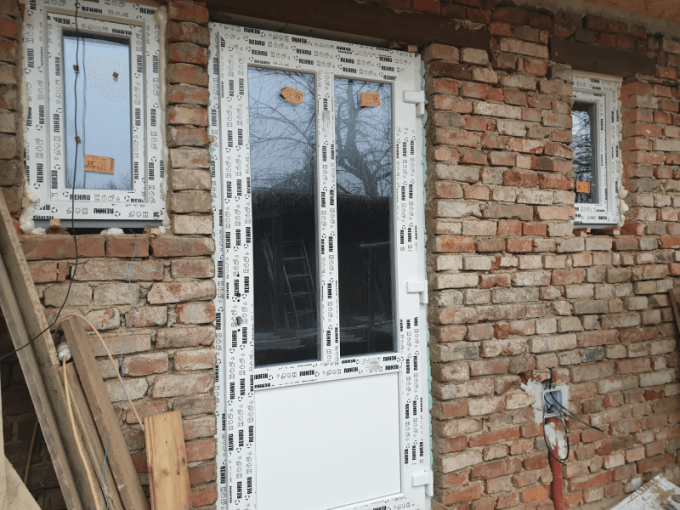 Náš spokojený zákazník se na nás opět obrátil pro realizaci nových oken a dveří.