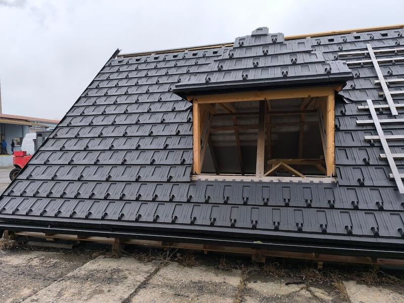 Lehká střešní krytina Solar – vyrobena v Česku z plně recyklovatelného materiálu