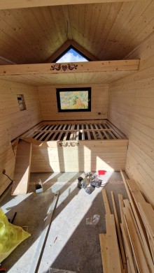 Plastová okna v mobilní chatce 