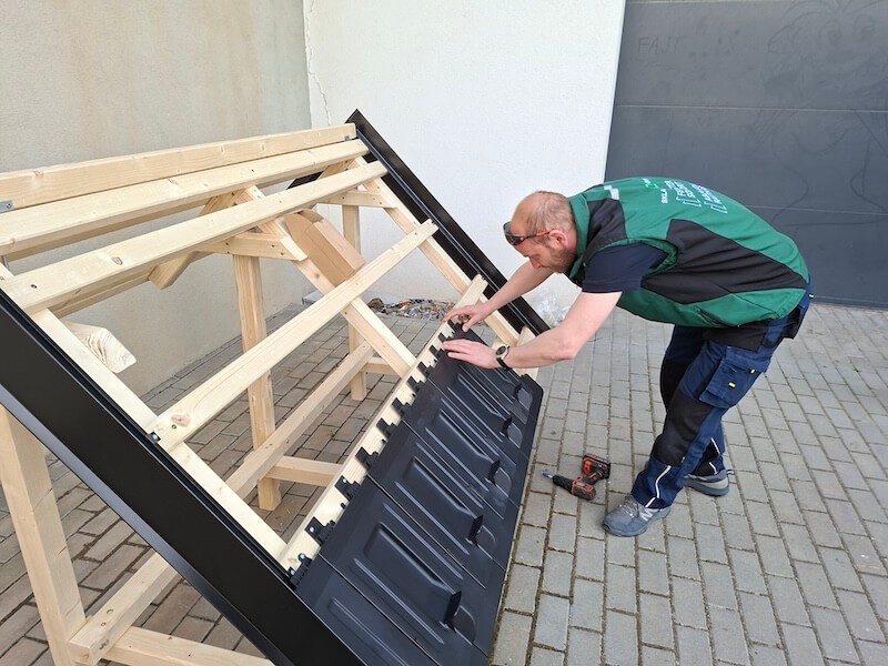 Instalaci plastové krytiny Solar zvládnete svépomocí